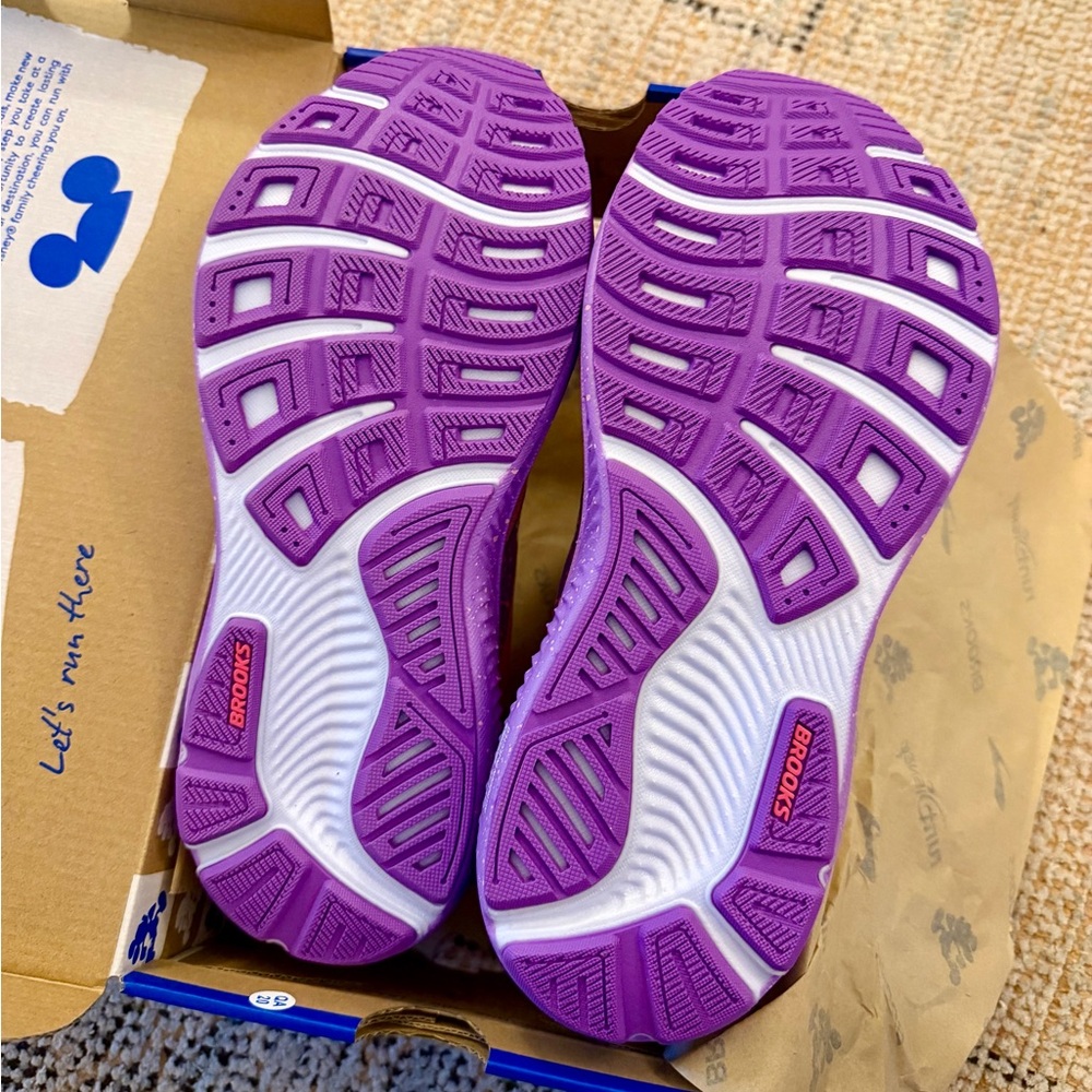 ✨NIB✨ Brooks x runDisney Ghost 17 Rapunzel, Size 9 - Picture 2 of 7